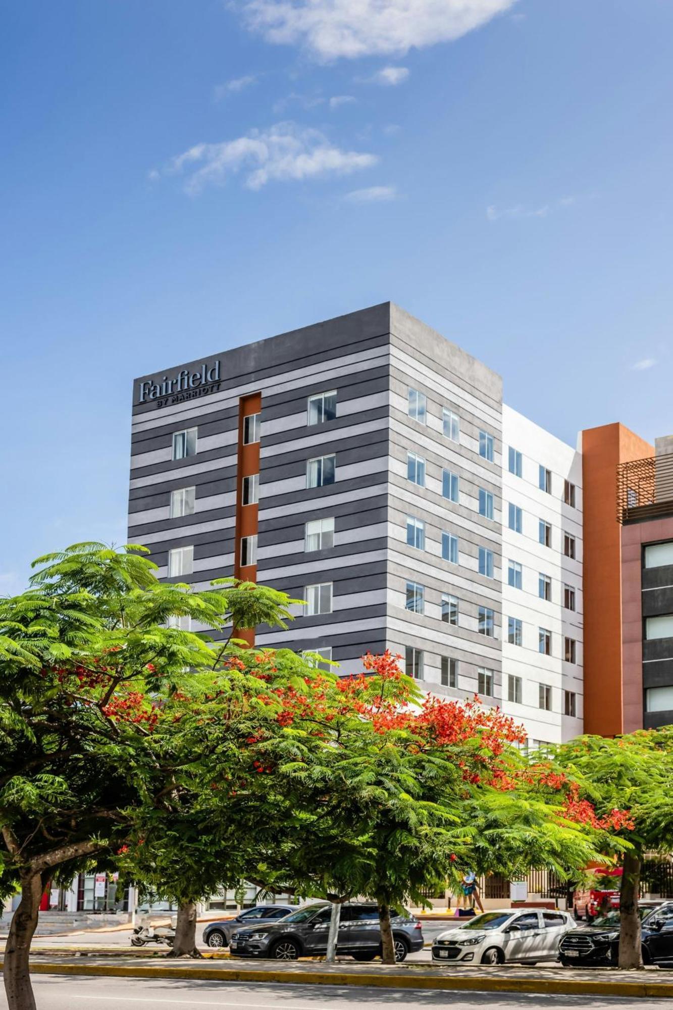 Fairfield By Marriott Inn & Suites Cancun Downtown Exterior photo